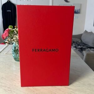 ♥️✨♥️FERRAGAMO SHOE BOX FOR SALE ✨♥️✨♥️. 9x 14x5 1/2!!!!!